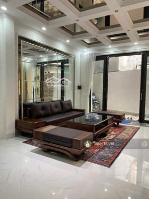 [duy nhất] bán nhà ngọc khánh 6 tầng thang máy- nội thất xịn. tài chính 8.7tỷ