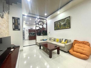 cho thuê nhà ở kinh doanh 4 phòng ngủ full nội thất khu phước long