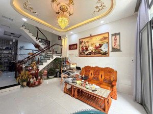 gần đhkt nguyễn tri phương, q10, nhà đẹp 5 tầng, 57m2, ngang 5.3m, 6pn, gần mt, 8.x tỷ