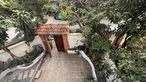 cho thuê villa đẹp thảo điền 200m3 - 5pn có sân vườn chill chill