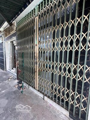 lanh quanh 2tỷ giáp quận 11 hẻm thông sát mặt tiền