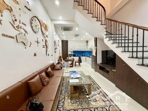 bán nhà vị trí vàng phố cát linh, 1 phút ra phố, khu cán bộ an ninh, diện tích 40m2 x 4t