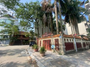 chính chủ bán mặt phố quảng an - mặt hồ tây 377m2 hướng đông nam mặt hồ tây và công viên - vip nhất