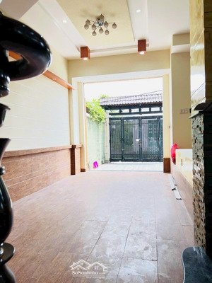 cần bán biệt thự sân vườn 1/ quốc lộ phường an phú đông quận 12