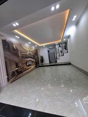 vương thừa vũ - 50m2 - thang máy - mặt tiền khủng - ô tô vào nhà - dân trí cao