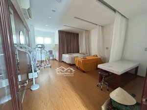 nhà 4,5 x 18, trệt, lửng 3 lầu, 6 pn cách hd2 500m