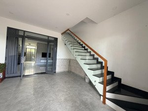 bán nhà khu đô thị hà quang 1 đối diện sungroup nhà 5 phòng ngủ riêng biệt chỉ 7,7 tỷ