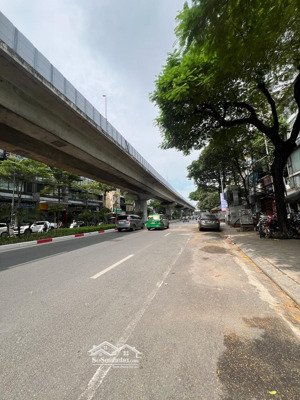 cần bán gấp, nhà phố hào nam - đống đa, 48m2 4 tầng, 20m ra phố oto dừng đỗ. 12tỷ5