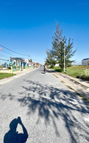 bán gấp 3 lô rẻ nhất khu du lịch quất lâm