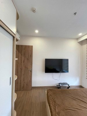 sky oasis: bán ch 68m2, tầng trung, view thoáng, full đồ, giá 4.650 bp, lh: zalo)