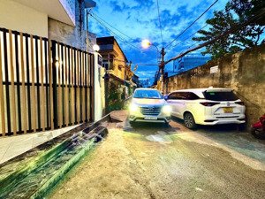 mặt tiền nội bộ khu phạm văn đồng. vị trí: thông lê quang định và phạm văn đồng, đường 8m