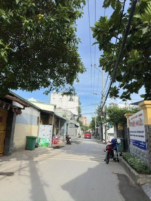 bán đất 90m2 giá 9 tỷ đường số 10 phường cát lái tphcm.