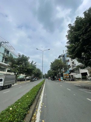 bán lô đất vị trí vip kdc trung sơn dt: 5x20m2 đ.lớn 24m gb: 17 tỷ chính chủ lh: 908935765