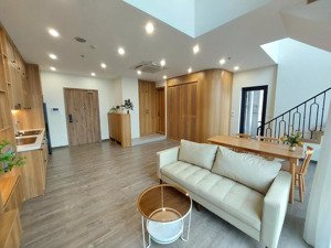 mời thuê căn duplex 2 tầng. 18 triệu/th, 140m2, 3pn, 3wc