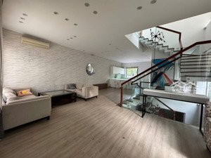 cho thuê biệt thự vinhomes riverside view sông song lập đủ đồ 40 triệu/tháng