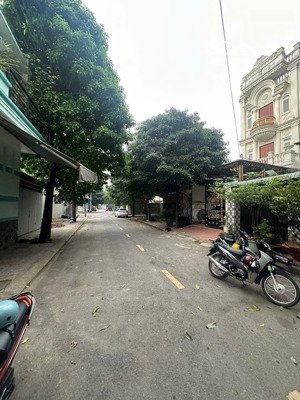 tôi bán đất kdc hòa lân 2 gần vsip1 dt 70m , đường nhựa 12m