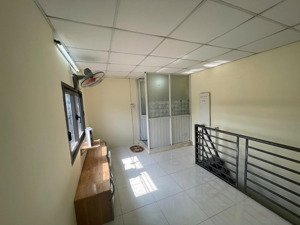 [chính chủ] bán nhà 1 trệt 1 lầu tặng hết nội thất giá 830 triệu còn thương lượng