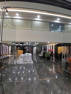 chính chủ cho thuê mặt bằng 260m2 làm ngân hàng, spa, showroom