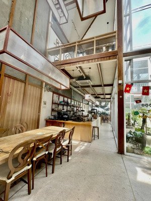 cho thuê hoặc sang mô hình quán cà phê rộng hơn 800m2 mặt tiền đường lớn gần chợ bình tân