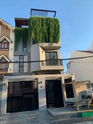 bán biệt thự vip có hầm đối diện công viên, ngay kdc ấp 5 phong phú