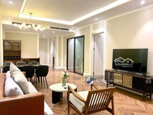 hàng cực hiếm, bán căn tầng trung nhà đẹp full nội thất mới như hình, sổ đỏ sẵn giao dịch ngay