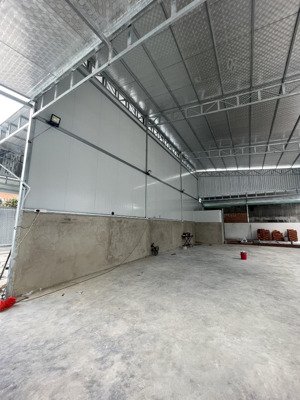 mặt bằng trống suốt địa chỉ: 337/7 bình lợi, p13, bình thạnh diện tích: 10x22m. công nhận: 210m2