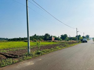 bán sỉ và lẻ lốc 5 lô liền kề diện tích 189,9m2 có sẵn 80m2 thổ cư mặt tiền đường nhựa