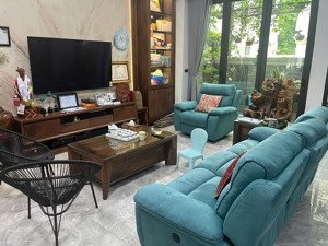 cho thuê biệt thự sao biển vinhomes ocean park 1 full nội thất có thang máy nhận nhà ngay