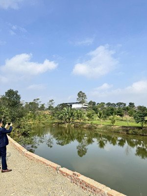 siêu phẩm mặt hồ đồng trạng, view thoáng không khí trong lành, sẵn sổ đỏ công chứng