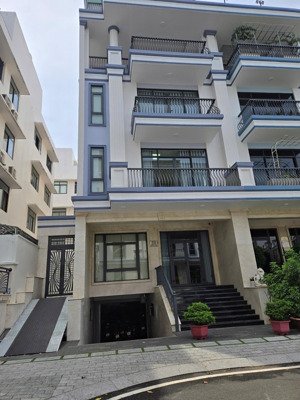 cho thuê văn phòng đầy đủ máy lạnh vách ngăn phòng tại vạn phúc 1, 60 triệu, 500m2, nhiều tiện ích