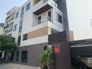 giảm 500tr bán nhanh căn nhà mặt tiền vị trí kinh doanh, đối diện ủy ban phường bình hưng hoà