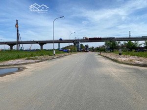 mặt tiền đường 20m centana điền phúc thành chỉ duy nhất 1 lô 100m2 (5x20) 8tỷ300tr