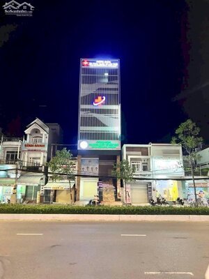 Cho thuê nhà Mặt tiền 5 lầu có thang máy đường Nguyễn Văn Cừ Cần Thơ