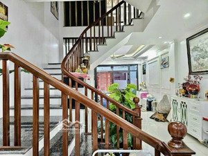 nhà đẹp nguyễn văn cừ long biên dt 56m2 chỉ nhỉnh 11 tỷ