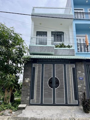 bán nhà phường phước bình q.9 - ngang 5.3m dài 18m đường xe hơi ra vào thoải mái