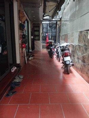 bán gấp nhà dân xây phố đặng tiến đông, đống đa. logoc gần phố , 50m 5 tầng, giá 11 tỷ