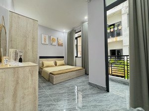 cho thuê căn hộ 1 phòng ngủ ban công bóc seal tại quận 4