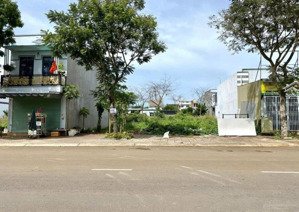 cần tiền trả lãi ngân hàng bán gấp lô 102m2 giá chỉ 2ty8 mt 25b- ngay chợ đêm hiệp phước, dân đông.