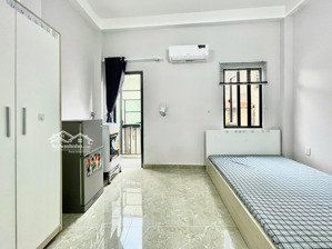 phòng studio đang trống dọn vô là ở liền nằm ngay âu cơ