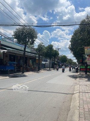 bán nhà mặt tiền tỉnh lộ 10 ngang 10m thu nhập 45tr/tháng 280m2 29.5 tỷ