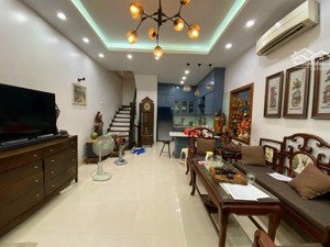 bán nhà tân mai - dt 36m giá 7.4 tỷ - nhà dân xây - 20m ra đường ô tô tránh