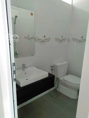 cần cho thuê dài hạn nhà 3 tấm, 156m2, khu dân cư cao cấp. 12tr/tháng