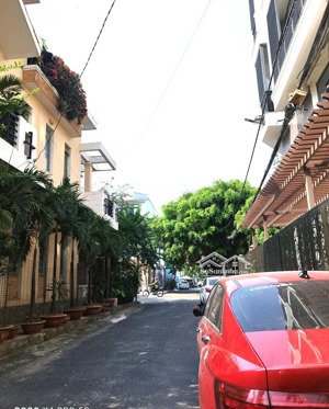 mặt tiền kinh doanh ngay nam hòa, gần trường ngô thời nhiệm, 4 tầng btct, 85m2, nhỉnh 8 tỷ