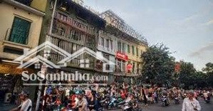 cho thuê nhà mặt phố cầu gỗ - diện tích 50m² x 5 tầng, mặt tiền 2,6m, trung tâm hoàn kiếm