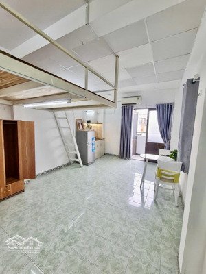 duplex ban công-dt 45m2- 4ng3xe- giá cả sv ngay cầu kiệu,ngã 4 phú nhuận,phan xích long,tân định q1