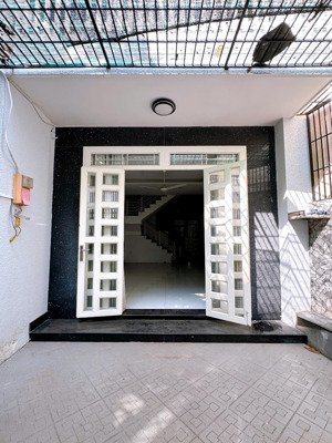 nhà 76m2 4 tầng btct khu vip 211 hoàng hoa thám, p5, phú nhuận, dt 4.5mx18m nhà 4 tầng