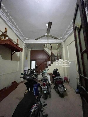 bán gấp-phố trần bình-cầu giấy-nhà dân xây 4 tầng-33m2-sổ vuông-full nội thất-ở ngay chỉ nhỉnh 7 tỷ