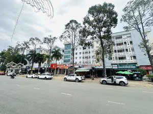 cho thuê shophouse lý thái tổ, mặt tiền hưng phú lô b, 6,5x13m, 4pn, 3wc, lộ 30m, đông nam