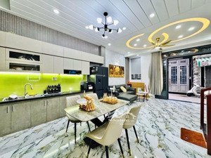 kẹt tiền bán gấp nhà gò vấp giá 4tỷ790, hxh, vị trí đẹp, diện tích to, lh ngay đi xem nhà