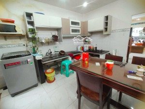 bán nhà ngay nhà thờ xóm chiếu - chợ 200 đ. đoàn văn bơ, p.14. quận 4 - vị trí kinh doanh sầm uất